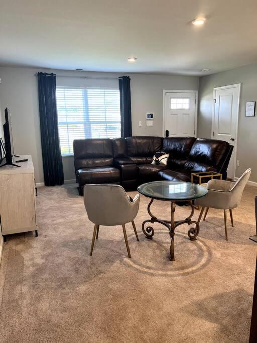 Family Friendly 4Br Home Near Ft Gregg Adams Vsu Petersburg Bagian luar foto